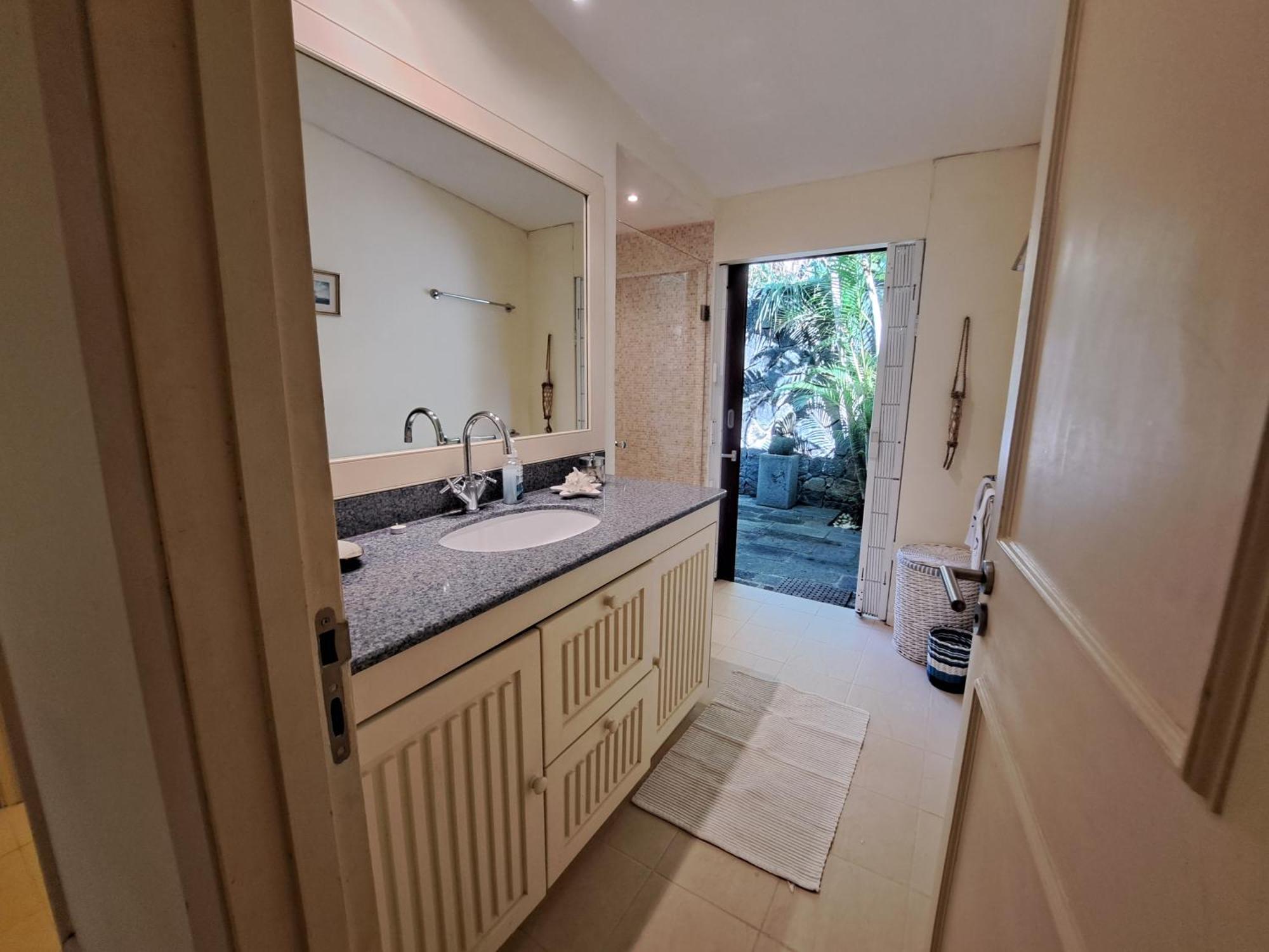 Clair De Lune - Private 2 Bedrooms Beachfront Villa Trou d'Eau Douce Exterior foto