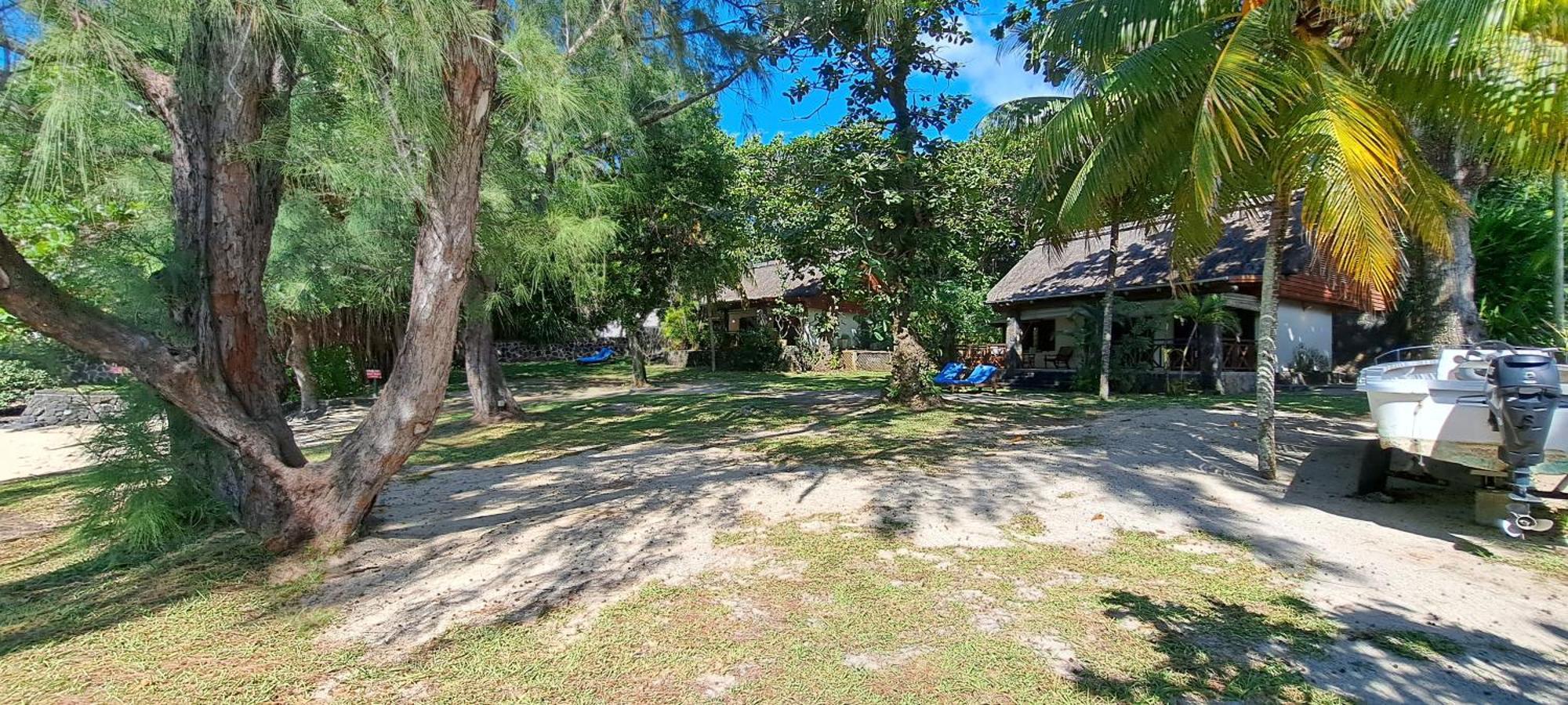 Clair De Lune - Private 2 Bedrooms Beachfront Villa Trou d'Eau Douce Exterior foto