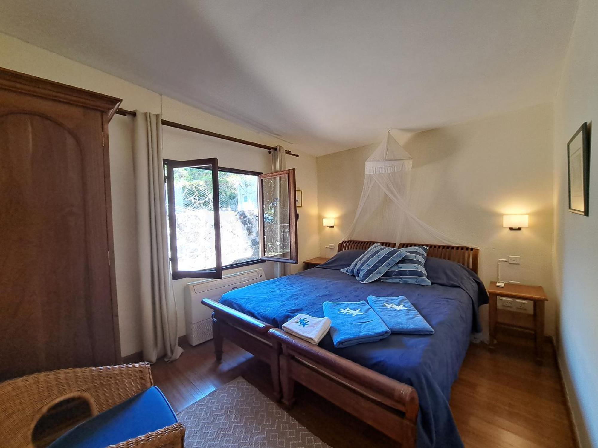 Clair De Lune - Private 2 Bedrooms Beachfront Villa Trou d'Eau Douce Exterior foto