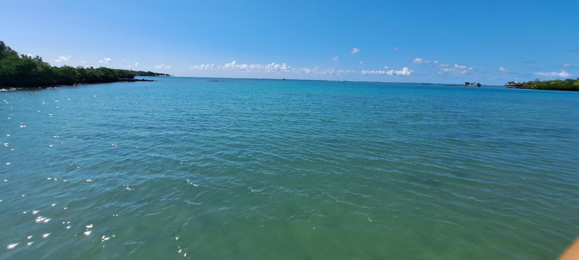 Clair De Lune - Private 2 Bedrooms Beachfront Villa Trou d'Eau Douce Exterior foto