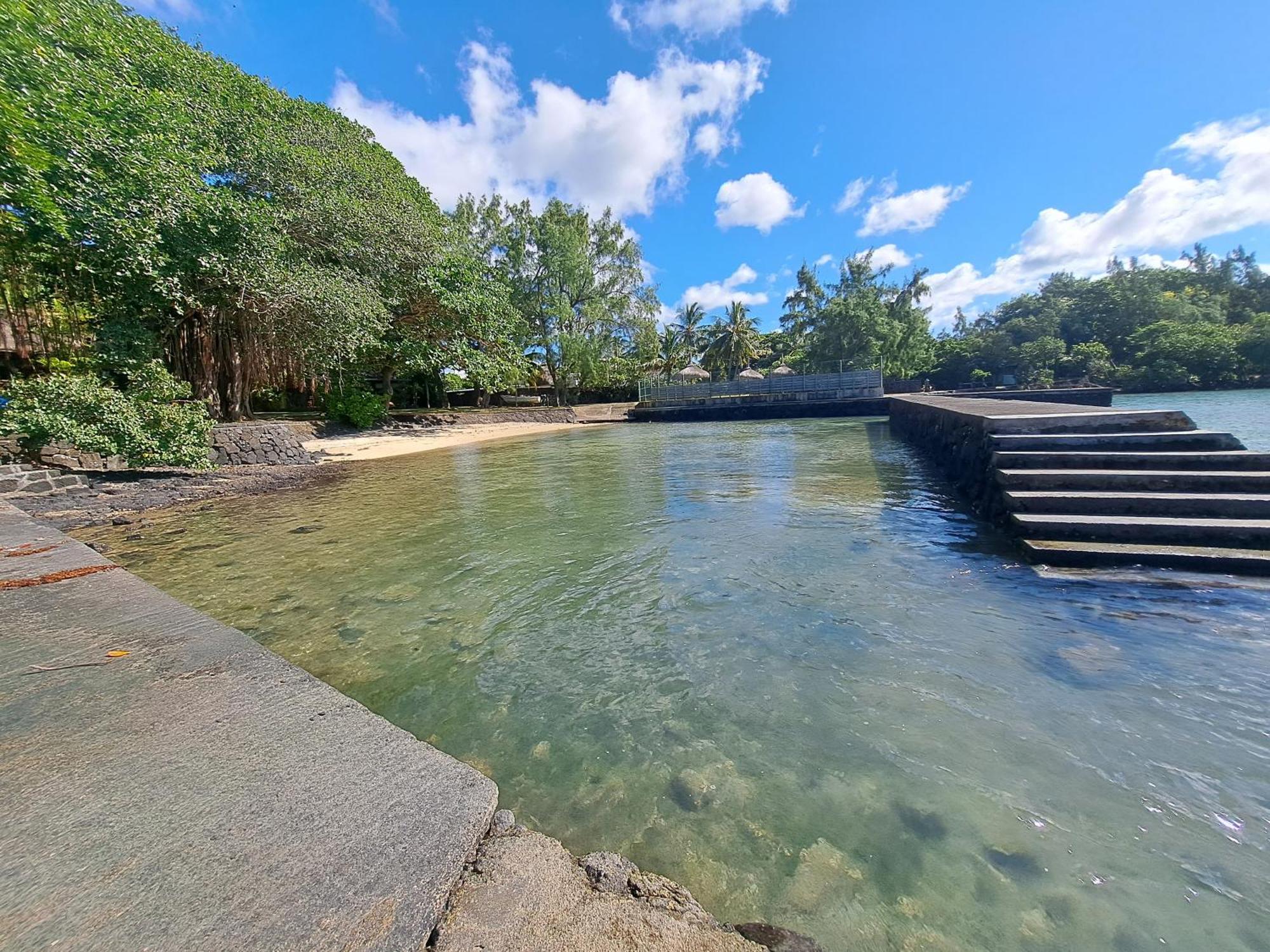 Clair De Lune - Private 2 Bedrooms Beachfront Villa Trou d'Eau Douce Exterior foto